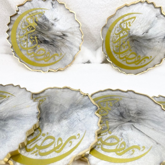 Resin coster